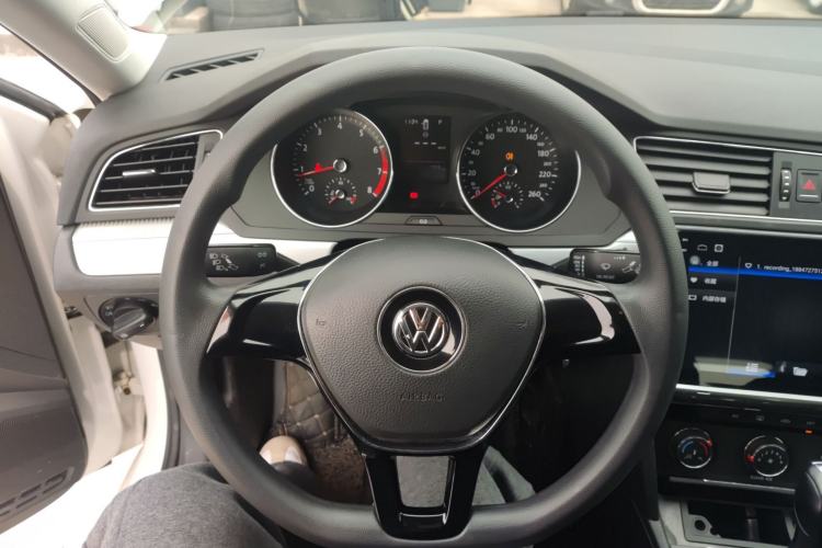 Used Volkswagen Lamando 2017 230TSI DSG Fashion Edition Steering Wheel