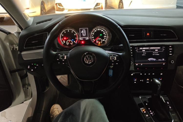 Used Volkswagen Lamando 2017 280TSI DSG Comfort Edition Steering Wheel