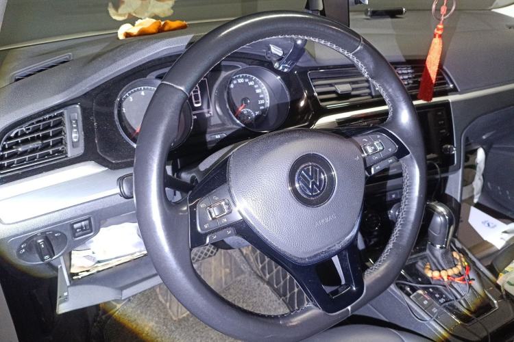 Used Volkswagen Lamando 2017 280TSI DSG Comfort Edition Steering Wheel
