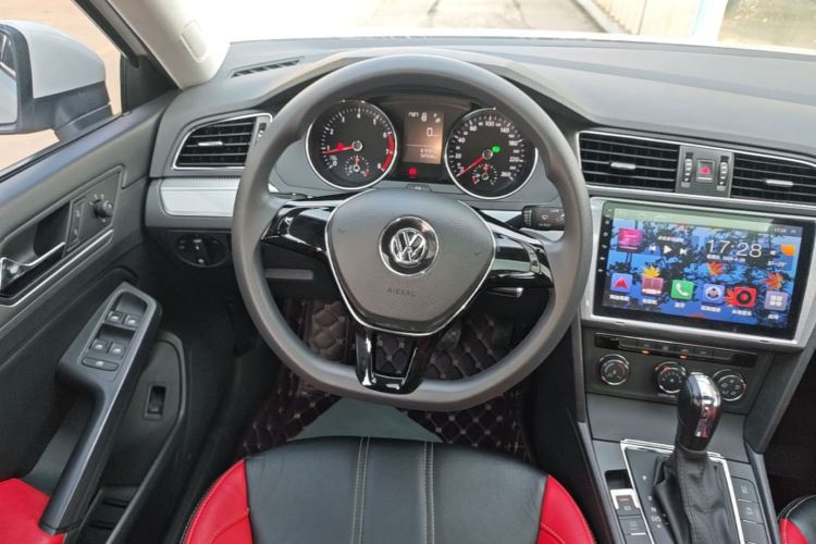 Used Volkswagen Lamando 2017 230TSI DSG Fashion Edition Steering Wheel