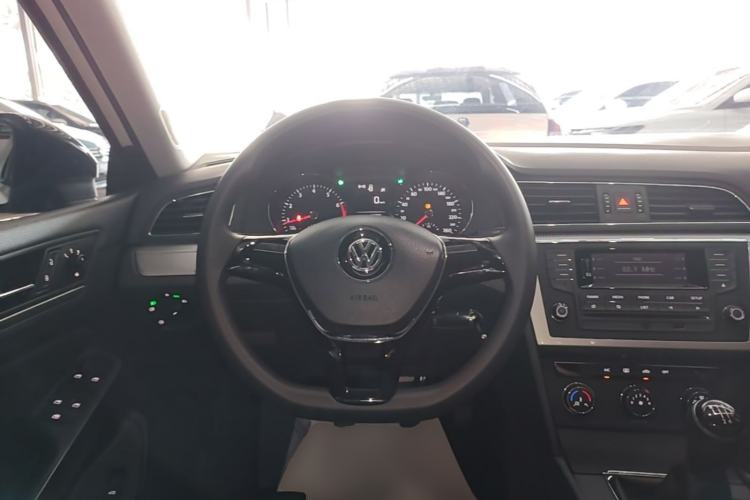 Used Volkswagen Lamando 2017 230TSI Manual Trend Edition Steering Wheel