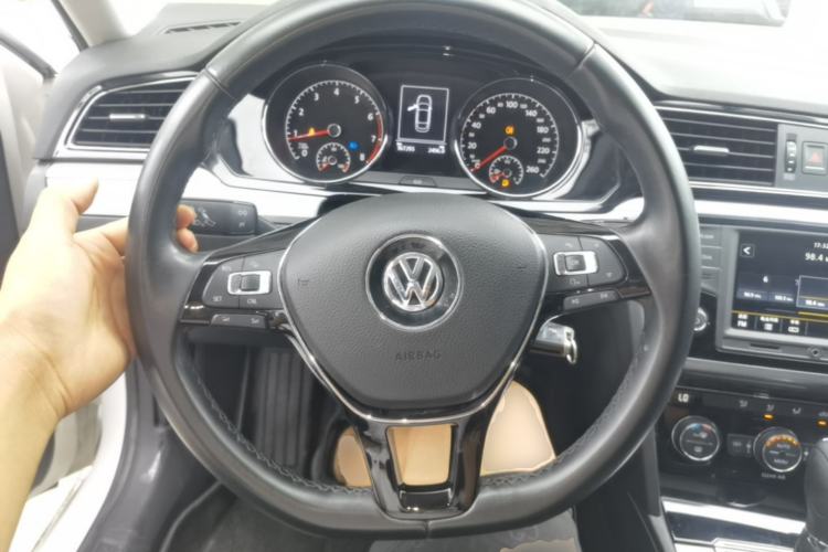 Used Volkswagen Lamando 2017 280TSI DSG Comfort Edition Steering Wheel