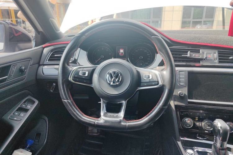 Used Volkswagen Lamando 2017 2.0T GTS Steering Wheel