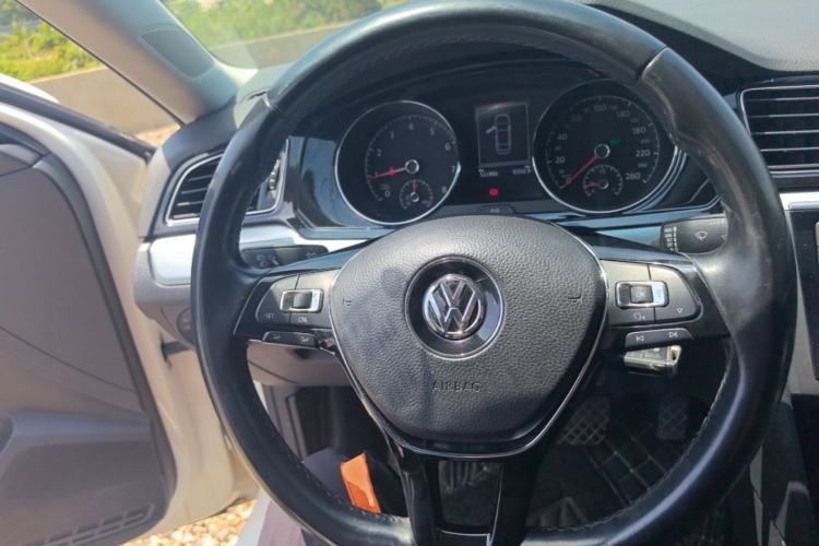 Used Volkswagen Lamando 2017 280TSI DSG Comfort Edition Steering Wheel