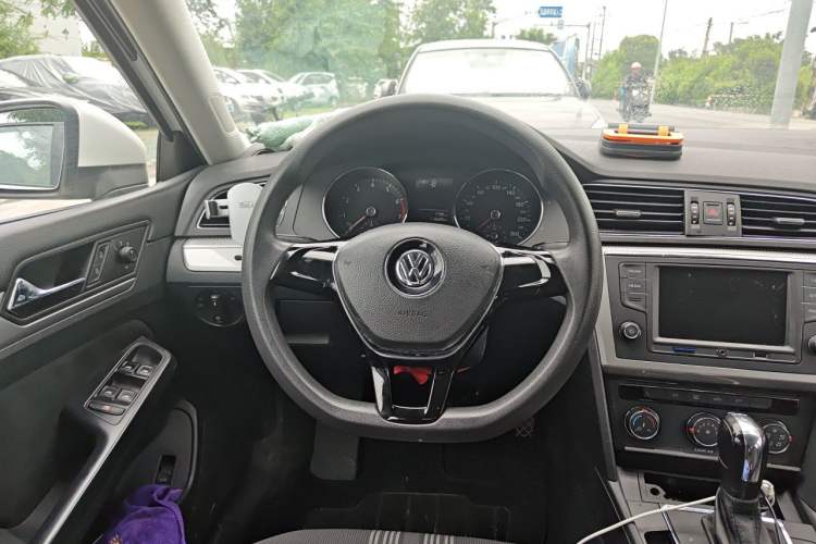 Used Volkswagen Lamando 2017 230TSI DSG Fashion Edition Steering Wheel