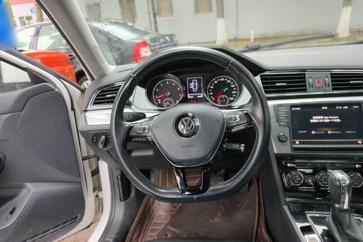 Used Volkswagen Lamando 2017 280TSI DSG Comfort Edition Steering Wheel