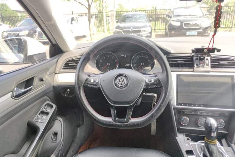Used Volkswagen Lamando 2017 230TSI DSG Fashion Edition Steering Wheel