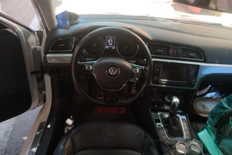 Used Volkswagen Lamando 2017 280TSI DSG Comfort Edition Steering Wheel