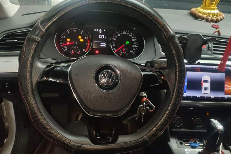 Used Volkswagen Lamando 2017 230TSI DSG Fashion Edition Steering Wheel