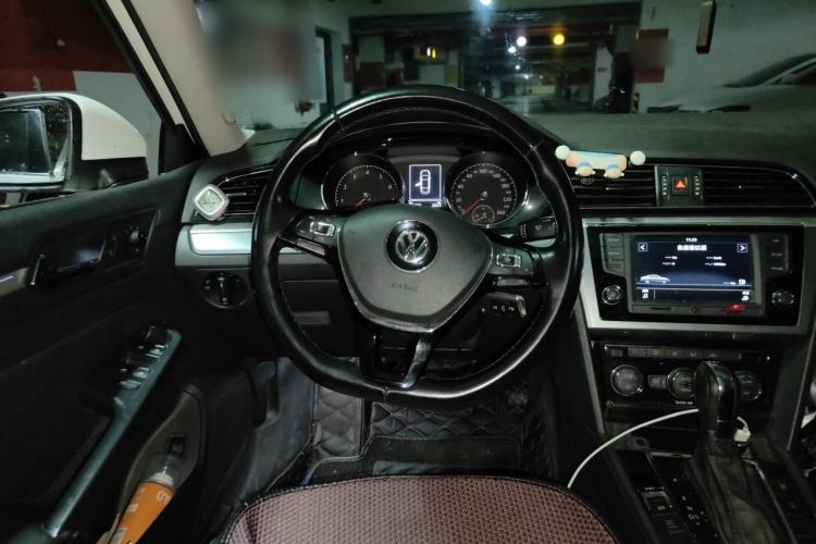 Used Volkswagen Lamando 2017 280TSI DSG Comfort Edition Steering Wheel