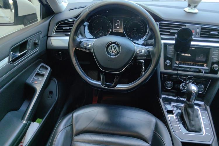 Used Volkswagen Lamando 2017 280TSI DSG Comfort Edition Steering Wheel