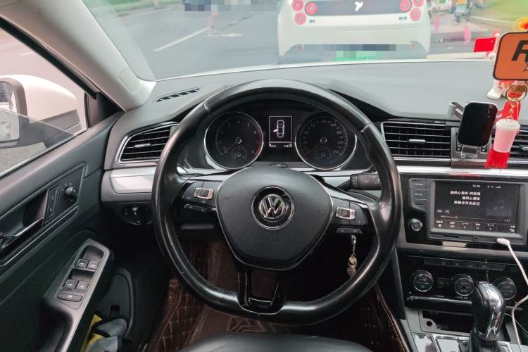 Used Volkswagen Lamando 2017 280TSI DSG Comfort Edition Steering Wheel