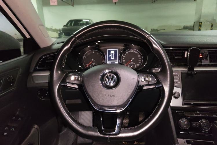 Used Volkswagen Lamando 2017 280TSI DSG Comfort Edition Steering Wheel