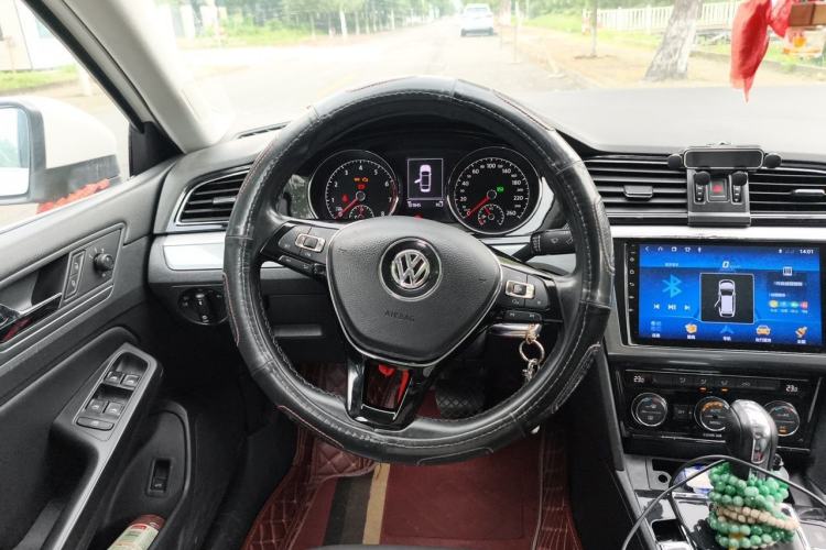 Used Volkswagen Lamando 2017 280TSI DSG Comfort Edition Steering Wheel