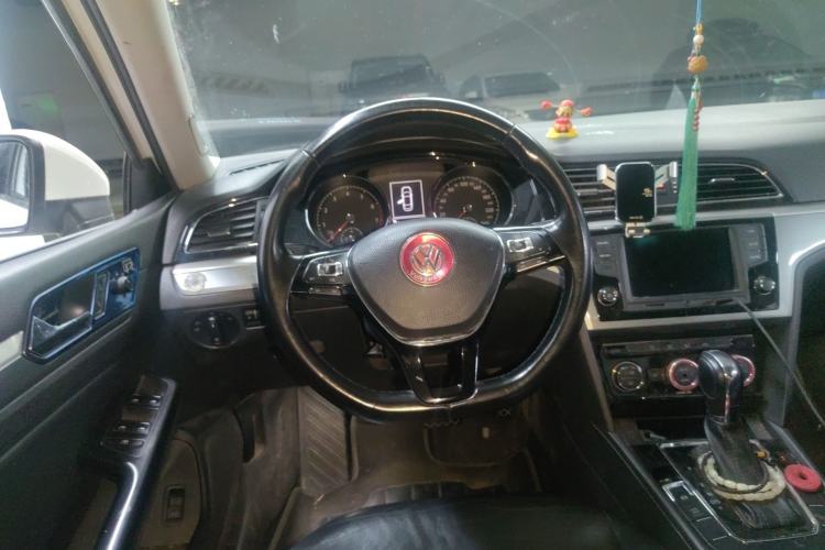 Used Volkswagen Lamando 2017 280TSI DSG Comfort Edition Steering Wheel