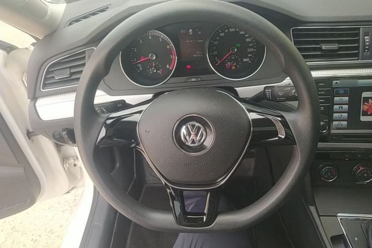 Used Volkswagen Lamando 2017 230TSI DSG Fashion Edition Steering Wheel