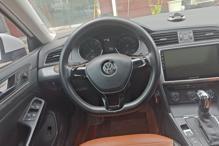 Used Volkswagen Lamando 2017 230TSI DSG Fashion Edition Steering Wheel