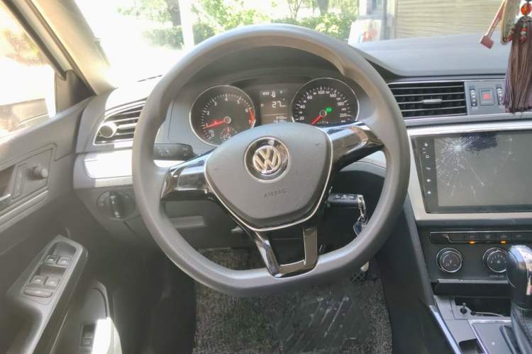Used Volkswagen Lamando 2017 230TSI DSG Fashion Edition Steering Wheel