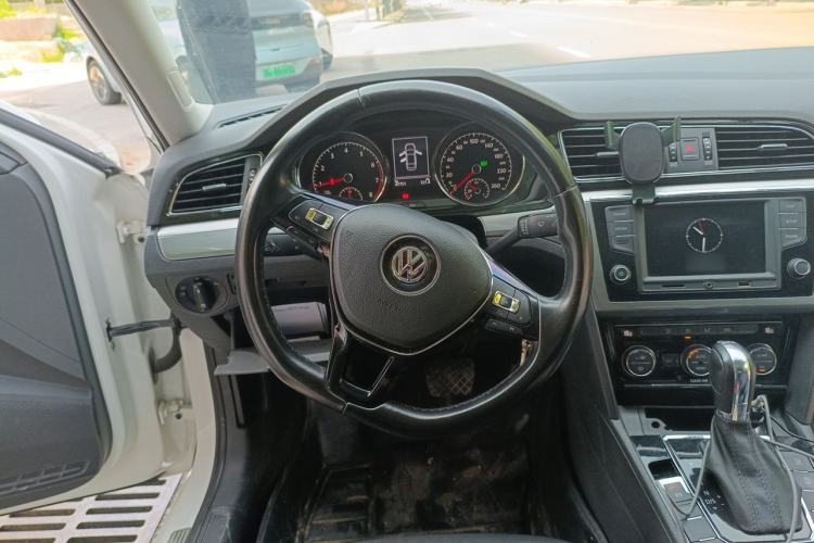 Used Volkswagen Lamando 2017 280TSI DSG Comfort Edition Steering Wheel