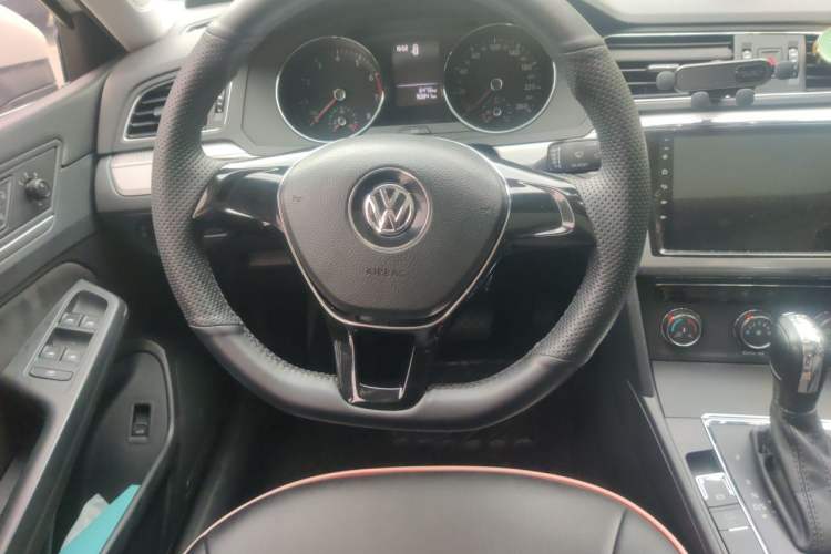 Used Volkswagen Lamando 2017 230TSI DSG Fashion Edition Steering Wheel