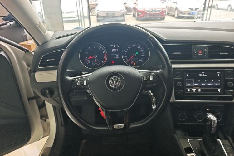Used Volkswagen Lamando 2017 230TSI DSG Fashion Edition Steering Wheel