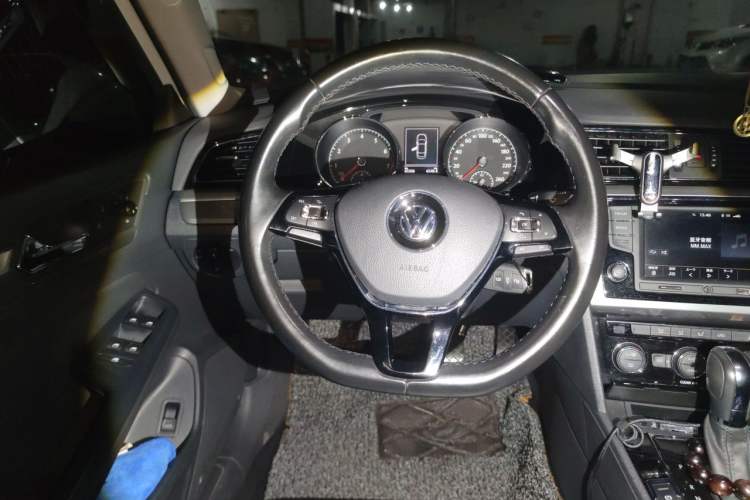 Used Volkswagen Lamando 2017 280TSI DSG Comfort Edition Steering Wheel