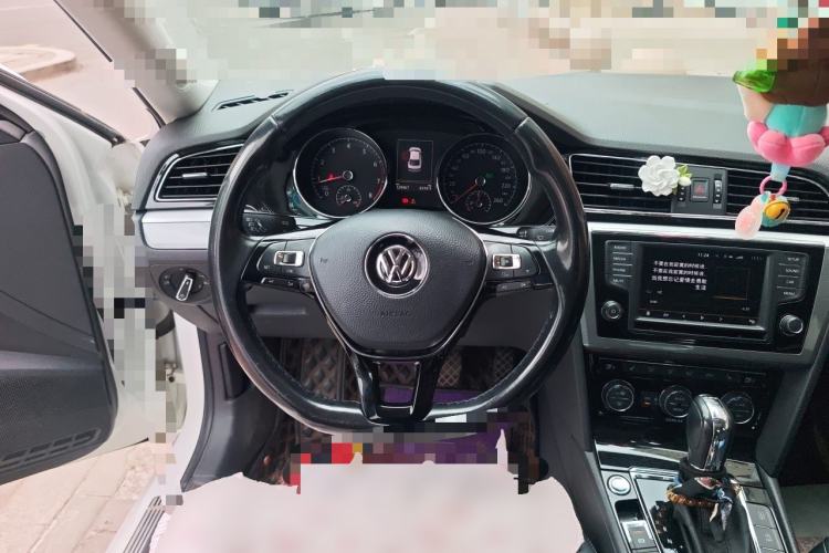 Used Volkswagen Lamando 2017 280TSI DSG Luxury Edition Steering Wheel