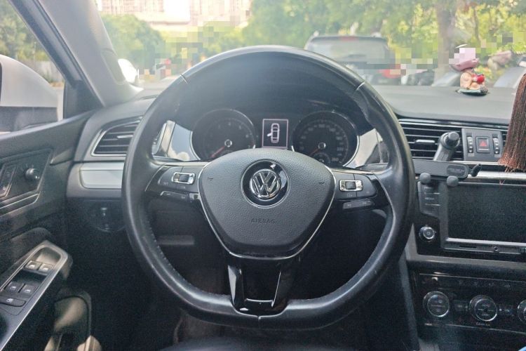 Used Volkswagen Lamando 2017 280TSI Manual Comfort Edition Steering Wheel