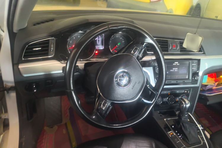 Used Volkswagen Lamando 2017 280TSI DSG Comfort Edition Steering Wheel