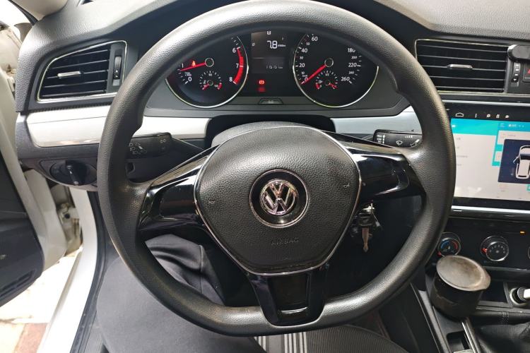 Used Volkswagen Lamando 2017 230TSI Manual Trend Edition Steering Wheel
