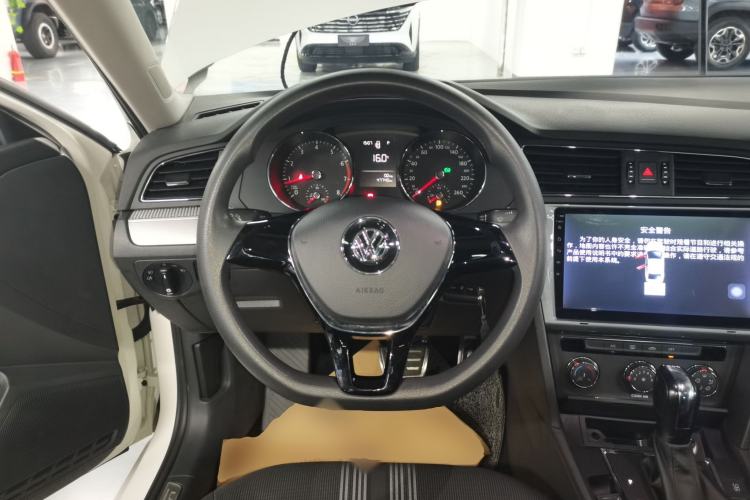 Used Volkswagen Lamando 2017 230TSI DSG Fashion Edition Steering Wheel