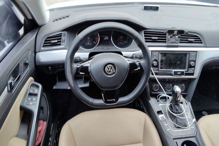 Used Volkswagen Lamando 2017 230TSI DSG Fashion Edition Steering Wheel