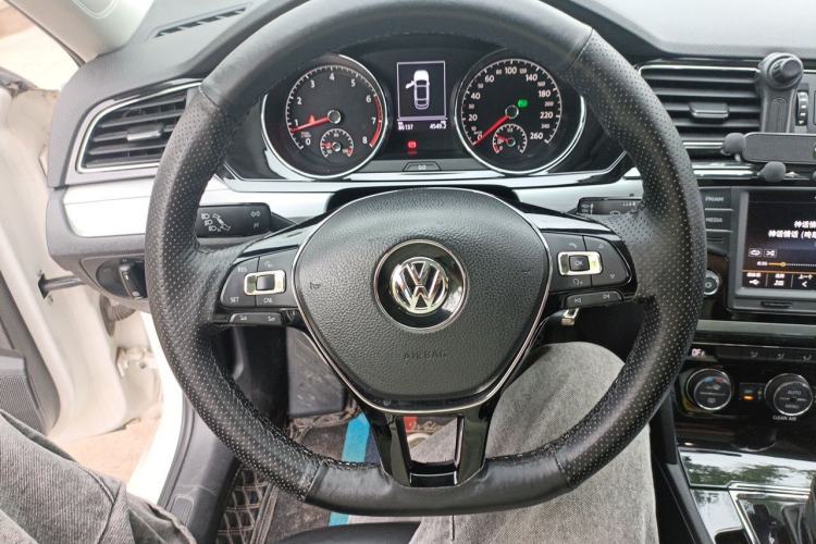 Used Volkswagen Lamando 2017 280TSI DSG Comfort Edition Steering Wheel