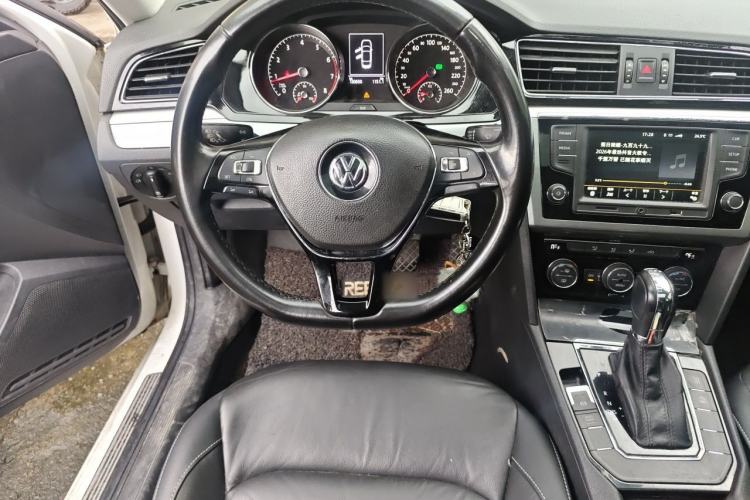 Used Volkswagen Lamando 2017 280TSI DSG Comfort Edition Steering Wheel