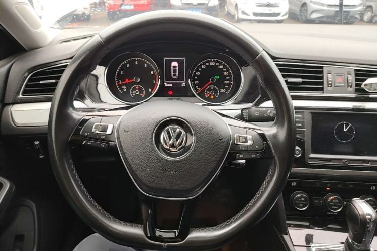 Used Volkswagen Lamando 2017 280TSI DSG Comfort Edition Steering Wheel