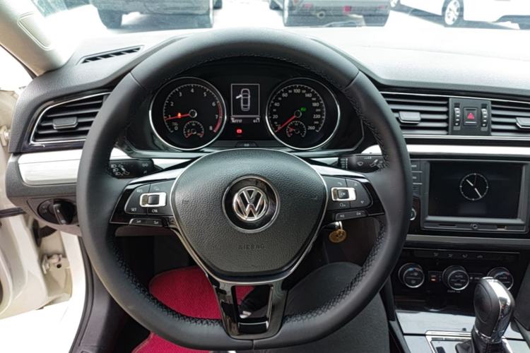 Used Volkswagen Lamando 2017 280TSI DSG Comfort Edition Steering Wheel