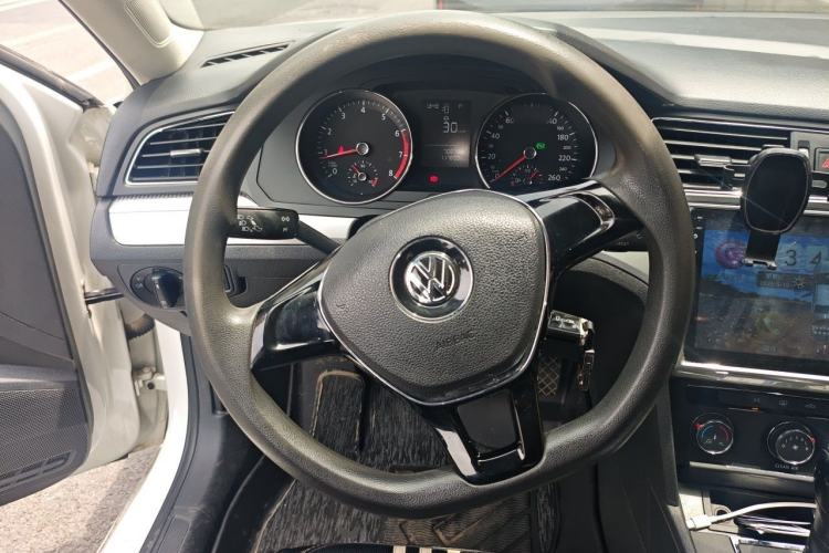 Used Volkswagen Lamando 2017 230TSI DSG Fashion Edition Steering Wheel