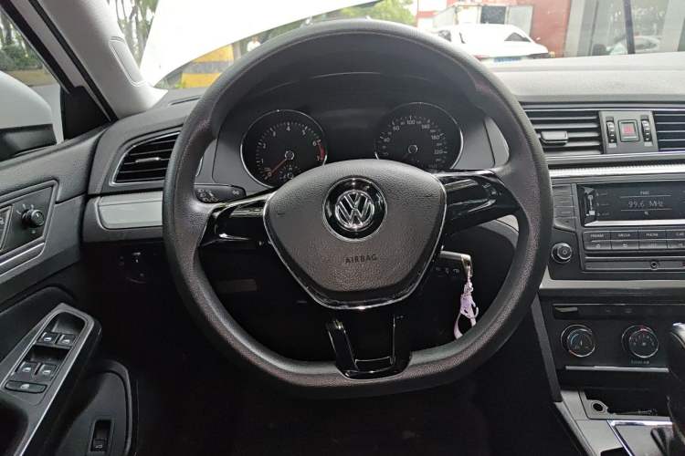 Used Volkswagen Lamando 2017 230TSI DSG Fashion Edition Steering Wheel