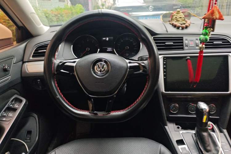 Used Volkswagen Lamando 2017 230TSI DSG Fashion Edition Steering Wheel