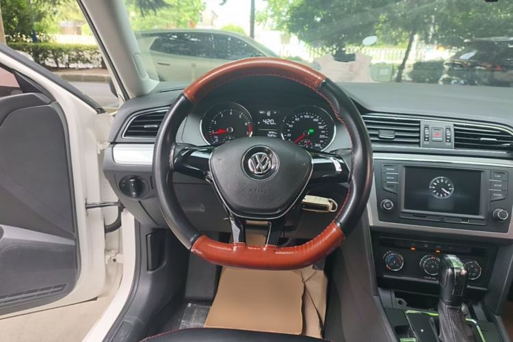 Used Volkswagen Lamando 2017 230TSI DSG Fashion Edition Steering Wheel