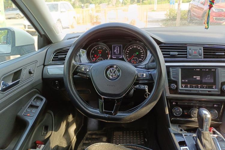Used Volkswagen Lamando 2017 280TSI DSG Comfort Edition Steering Wheel