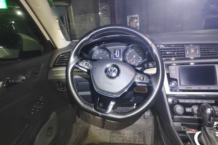 Used Volkswagen Lamando 2017 280TSI DSG Comfort Edition Steering Wheel