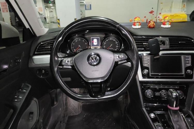 Used Volkswagen Lamando 2017 280TSI DSG Luxury Edition Steering Wheel