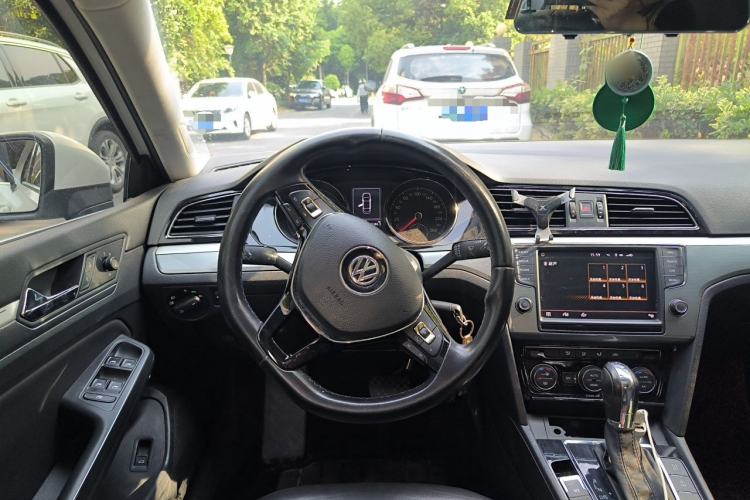Used Volkswagen Lamando 2017 280TSI DSG Comfort Edition Steering Wheel