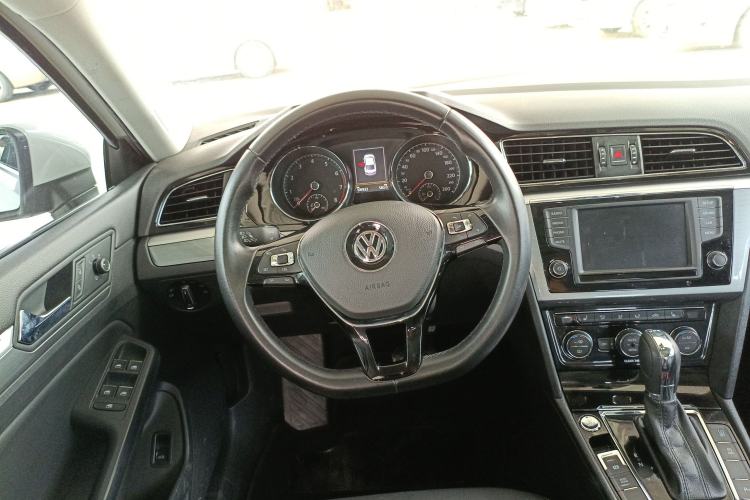 Used Volkswagen Lamando 2017 280TSI DSG Luxury Edition Steering Wheel