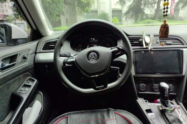 Used Volkswagen Lamando 2017 230TSI DSG Fashion Edition Steering Wheel