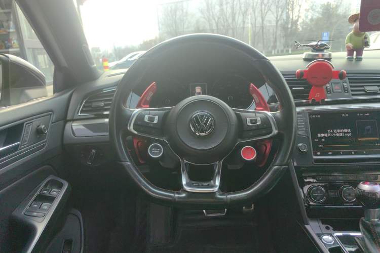 Used Volkswagen Lamando 2017 2.0T GTS Steering Wheel
