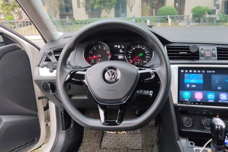 Used Volkswagen Lamando 2017 230TSI DSG Fashion Edition Steering Wheel