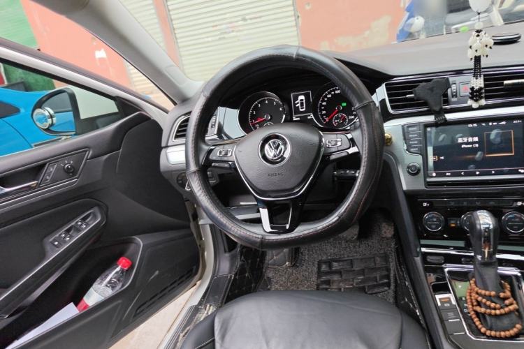 Used Volkswagen Lamando 2017 280TSI DSG Comfort Edition Steering Wheel