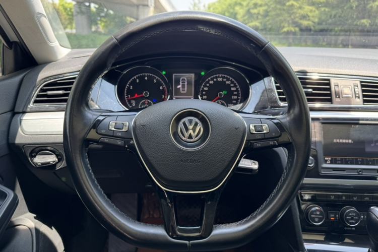 Used Volkswagen Lamando 2017 280TSI DSG Comfort Edition Steering Wheel